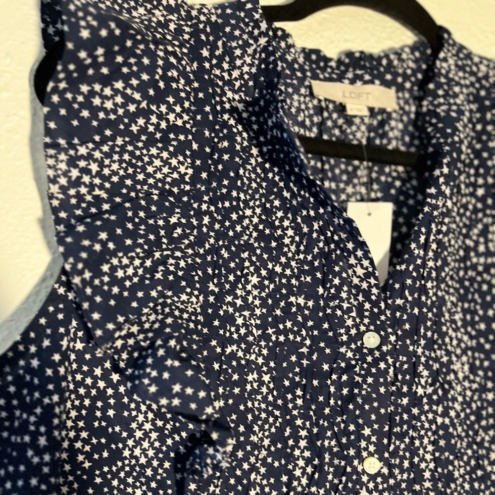 Loft Ruffle Bib Pin Tuck Button Top Ruffle Cap Sleeves Star Pattern Blue XL NWT - Picture 8 of 9